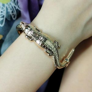 Bangle Specially Designed Alloy Crocodile Shaped Bracelet For Women Statement Punk Metal Cuff Bangles Fashion Party Jewelry 2022