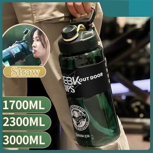 スポーツウォーターボトル3L 2.3L 1.7Lプラスチック製スペースストローカップフィットネス携帯用特大の特大の飲み物ボトル容量屋外ポット220217