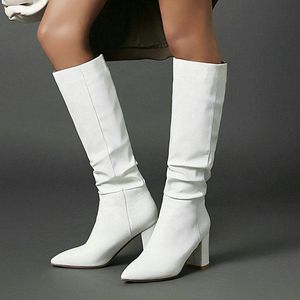 Botas 2021 Advanced PU Couro Mulheres Joelho Alta Moda Pontilhada Salto Quadrado Senhoras Ocidental Curto Plush Winte Tênis