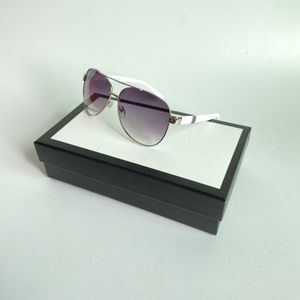 Lyxiga designersolglasögon för män och kvinnor Sommar Metall Vintage Driver Solglasögon Uv400 Skyddsglasögon med box