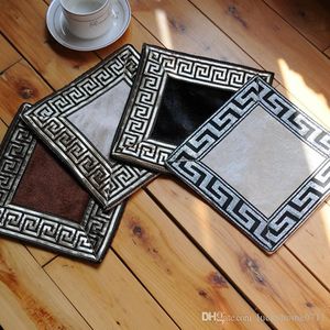 高級ベルベットの刺繍入りマットコースターテーブルクロスanti-skaldingプラセマット生地西洋コーヒーパッドカップの装飾パーティーテーブル