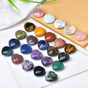 Doğal Kristal Kuvars Taş Takı Süs Gemstones Kalp Mineral Şifa Reiki Kolye Kolye DIY Ev Dekorasyon El Sanatları Hediye 30 * 30 * 15mm