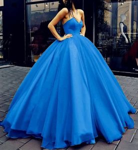 Ny V-Neck Ball Gown Quinceanera Klänningar Beaded Appliques Sweet 16 Dresses Plus Size Party Prom Evening Gowns QC1541