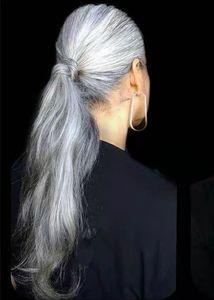 I capelli sale e pepe mettono in risalto la clip riccia coda di cavallo in hightlight grigio argento sale e pepe donna estensione capelli coda di cavallo grigio