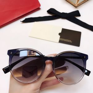 عدسة جديدة FF0668 تصميم أزياء النظارات الشمسية مرتبطة كبيرة الحجم إطار البيضاوي مع صغيرة قناع المسامير FF0668 نظارات حملق شعبية أعلى جودة