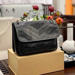 Luxury high-quality fashion women's shoulder bag handbag postman heavy industrial design fabric is soft and light, which can be slung. The public likes 4 colors