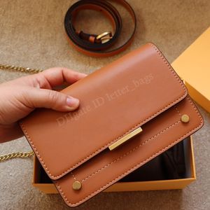 Wallets Designers Handbag Chains Shoulder Bag Purses Crossbody Totes Waist Satchel Clutch Bags Solid Letters Chest Interior Slot Pocket Women Luxurys Handbags