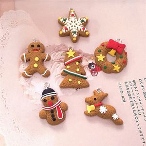 6/11 Pcs Mini Gingerbread Man Ornamenti di Natale Cervo Pupazzo di neve Albero di Natale Ciondolo Decorazione Capodanno Decor Rifornimenti del partito Y201020