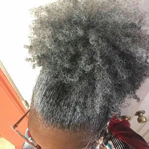 Doğal Gri Saç At Kuyruğu, Grime Kinky Kısa Klip Kısa Yüksek Afro Bun Puf Postişi Gümüş Gri Tuz ve Biber Kadın Saç Uzatma 120g