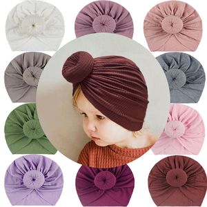 12 Renkler Bebek Şapka Sevimli Kız Erkek Düğüm Hint Donut Türban Headdress Kap Çocuk Başkanı Wrap Katı Yumuşak Headwrap Nervürlü Pamuk Bebek Yürüyor Hairband Bere M4016