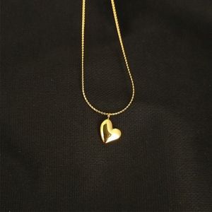 Титан с 18K Gold Comeame Heart Ожерелье Женщины Сценена Сталь Ювелирные Изделия Дизайнер T Show Взлетно-посадочная полоса Сладкая Япония Корейский Q0531