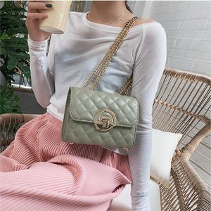 Kadın Lüks Tasarımcılar Crossbody Çanta 2021 Yeni Moda Çanta Düz Zincirler Mini Flap Rahat Omuz Kadın Çantası Toptan