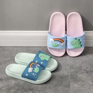 Летние детские тапочки Мягкие нескользящие мальчики девочек пляж плавание обувь детей фланпы радуги динозавров в помещении тапочки 20111