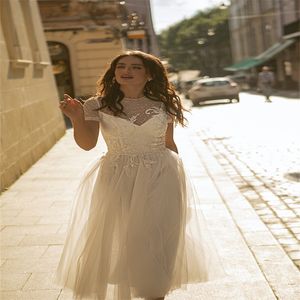 Eleganckie suknie ślubne na plaży klejnot klejnot szyk krótkie rękawy Zastosowana koronkowa suknia ślubna kostka Boho BOHO Custom Made vestidos de novia