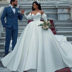 Arabische Luxus-Ballkleid-Hochzeitskleider aus Satin, herzförmig, Vestidos de Novia, anpassen, Sweep-Zug, ärmellose Brautkleider, Meerjungfrau-Hochzeitskleid