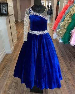 Royal Blue Velvet Girl Pageant Dress 2023 Baldräkt En-ärmad lång liten ung fröken tävlingsrock Små barn Spädbarn Småbarn Tonåring Kristaller Pärlor Burgundy