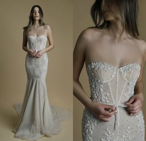 2021 Liz Martinez sjöjungfru bröllopsklänningar Sexiga straplösa 3D blommiga spetsapplikationer Bröllopsklänning Sweep Train Bridal Gowns Vestidos de Novia