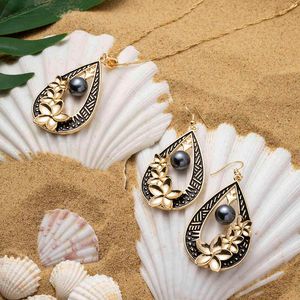 Sophiaxuan hawaiian smycken sätter plumeria dangling droppe pärla örhängen blomma polynesisk mode guld pläterad halsband för kvinnor