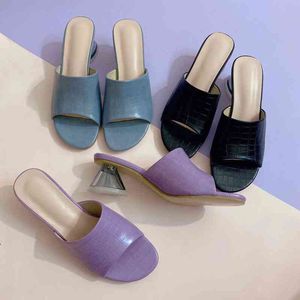 Konisk karakteristik Crystal Heel Sandaler Mode Transparent Heel Stone Pattern Material Square Head Middle Heel Sandaler