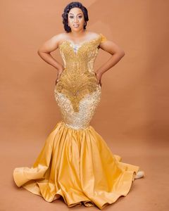 2022 Plus Size Arabski ASO EBI Gold Luksusowy Syrenka Prom Dresses Zroszony Kryształy Wieczór Formalna Party Druga Recepcja Gown Gowns Dress Zj10