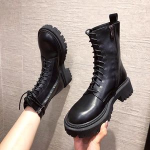Boots Sapatos da primavera feminina e outono de estilo britânico Black Work Shoes Fashion1