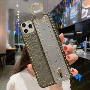 Fashion Rivet 3D Flower Phone Cases for IPhone 13 12 11 Pro Max X Xs Xr 8 7 Plus Leather Wrist Strap Band Case IPhone13 13pro 12pro 11pro Handy Cover