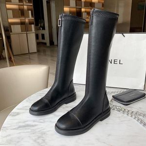 الأحذية أزياء سوداء النساء الركبة-عالية مسطحة جلدية أحذية الشتاء لمدة 2021 بوتاس ألتاس موهير دراجة نارية الإناث المطر التمهيد