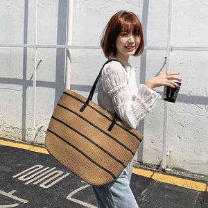 Shopping Bags Summer Straw Women Stripe Large Capacity Shoulder Trendy Beach Handmade Rattan Handbags Pouch Clutch 220318