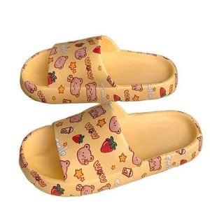 New 2022 Cartoon Cute Bear Bathroom Slippers Women Pillow Slides Sandals Summer Beach Shoes White Platform Home Cloud Flip Flops Y220214