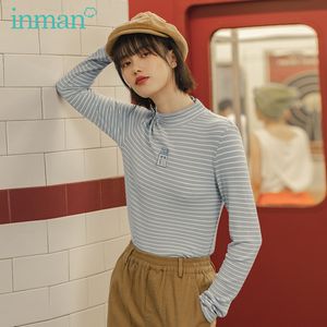 Inman 가을 새로운 도착 하이 넥 탄성 편안한 긴 소매 조커 기본 내부 착용 스트립 T 셔츠 201125