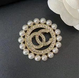 Broches de alta qualidade masculinos e femininos com strass, design de moda, marca, letras duplas, suéter de casamento de luxo, broche de colarinho, broche redondo geométrico, jóiasyy