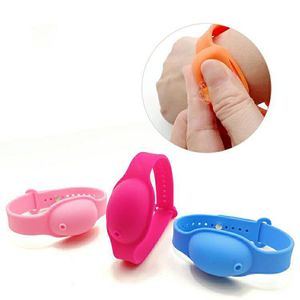 Bracciale in silicone disinfettante per le mani sterilizzazione senza lavaggio Dispenser da polso portatile con bracciale in gel morbido cinturino da polso bottiglia KKA1560