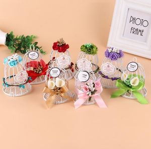 Prezent Forest Work Decor Craft Metal White Bird Cage Cage Candy Box Prezenty Favors Karta Uchwyt żelazny pudełka z ptakiem 1