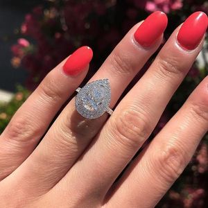 Top Fashion Personlig Charm Ring Storlek 6-10 Smycken 925 Sterling Silver Vattendroppe Vit Topaz CZ Diamond Gem Party Women's Wedding Bride Ring Gift