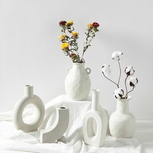 Europa vit porslin hantverk keramiska vase kreativa små blomma vaser ornament bord vaser hem dekoration bröllop gåvor t200703