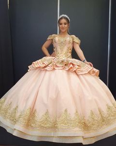 Royal Blue Pink Gold Embroidery Ball Gown Quinceanera Prom Dresses Billiga från axelmössen Korta ärmar Masqueradklänning