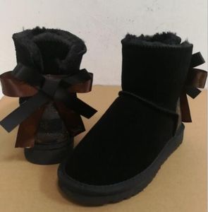 Tasarımcı Kadın Orijinal Kar Botları İnek Bölünmüş Üst Ortak İmzalı Deri Ayak Bilgi Botları Kahverengi Siyah Çiçek Ayakkabı Boot