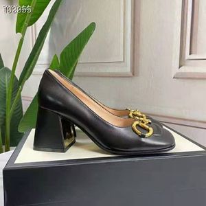 2021 Nova Moda EUROP ESTILO Designer de Luxo Mulheres Sapatos de Salto Alto Clássico Moda Salto Alto Sapatos de Couro Pontos de Teos Sexy Dress Shoes