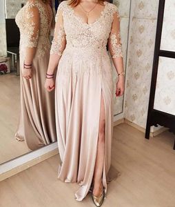 Elegant V Neck Champagne Mother Of The Bride Dresses 3/4 Long Sleeves Lace Appliques Back Buttons Plus Size Wedding Guest Gowns Women Side Split Prom Evening Dress