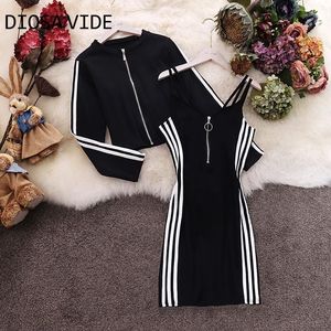 2020 Collar Rodada Manga Longa Curto Casaco Sling Sem Mangas Vermelhas Vestido Listrado Terno Feminino 2 Piece Set Mulheres LJ201120