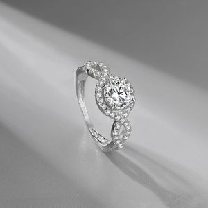 Moda Europeia e Americana S925 Prata Anel Requintado Micro-Encrusted Diamond Escavado Luxo Elegante Feminino Jóias Presente