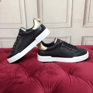 Klassiker Kvinnor Espadrilles Flat Designer Skor Sneakers Canvas och Real Lambskin Loafers Two Tone Cap Toe Fashion Casual Shoe Mklop59