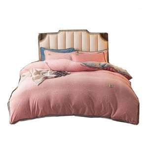 寝具セットフランネル4ピース秋と冬の暖かさの厚いミルクベルベット羽毛布団カバーシート枕カバースムーズソフト1
