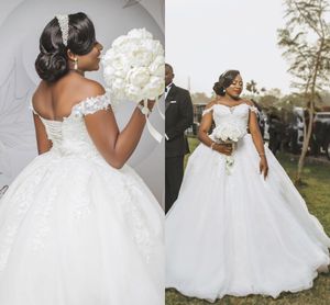 Plus Size Nigerian African Wedding Dresses Aso Ebi Lace-up Off Shoulder Lace Floral Cathedral Train Princess Bridal Gowns
