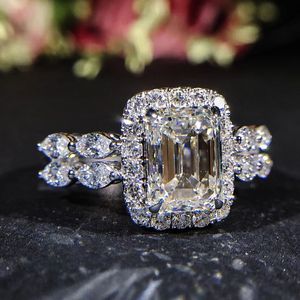 Anel de diamante de princesa de zircônia quadrada com pedras laterais embutidas em forma geométrica Anéis de casamento de noivado para mulheres Joias da moda
