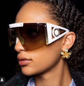 Designer Oversize Square Solglasögon Kvinnor Mode Flat Top Gradient Glasögon Män Gafas De Sol Ve5188 Högkvalitet kommer med fall