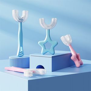 Giocattoli da bagno Bambini Spazzolino a forma di U per bambini 360 ° Pulizia accurata Spazzolino da denti per bambini in silicone morbido Igiene orale Spazzola per la pulizia della salute 20220219 H1