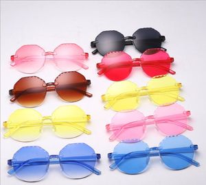 جديد الأطفال الشفاف الحلوى اللون جولة إطار نظارات أطفال فرملس أزياء لطيف نظارات بنين بنات نظارات الشمس C6695