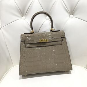 Handbags Cross Body Womens Bag Versatile Genuine Leather Winter Crocodile Pattern Shoulder Sense of Portable Western Style Bride