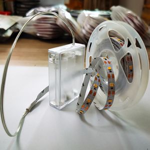 2835 60LED / M Strip Ljus med batterilådan 4.5V Vit varm vit IP20 LED-tejpljus